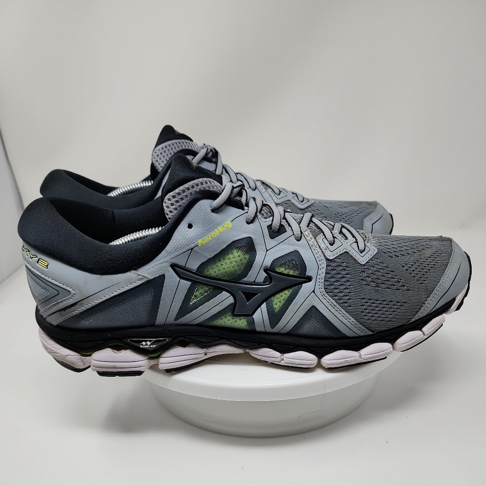 Mizuno Wave Sky 2 running shoes aero hug sz 13 grey
